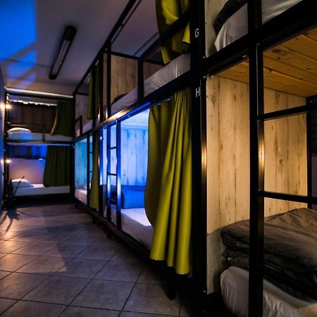 Bedway Athens Hostel ภายนอก รูปภาพ