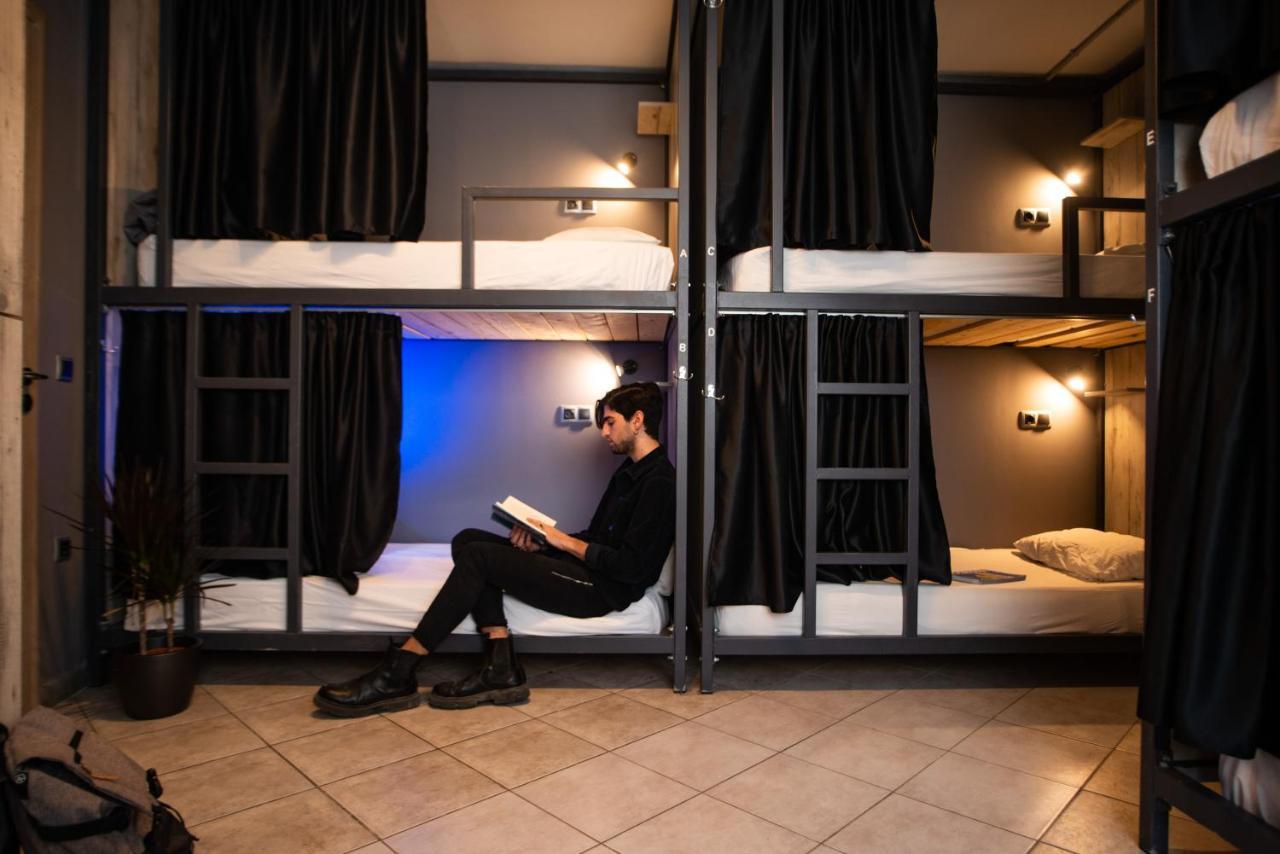Bedway Athens Hostel ภายนอก รูปภาพ