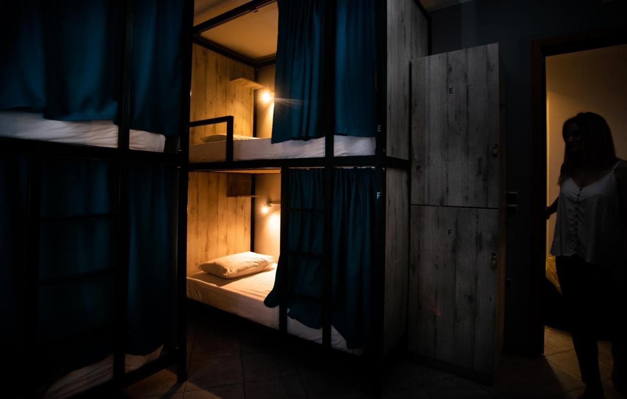 Bedway Athens Hostel ภายนอก รูปภาพ