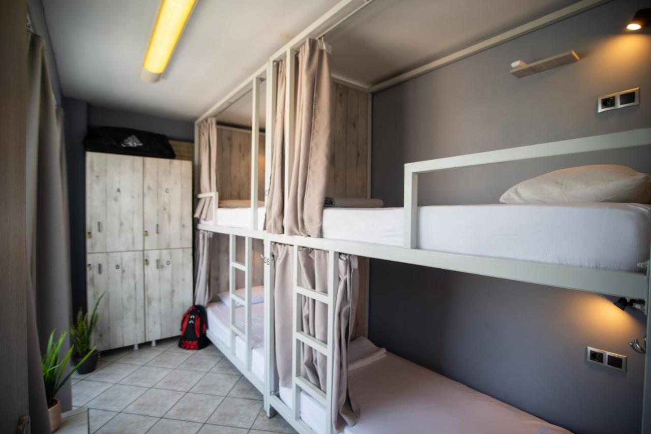 Bedway Athens Hostel ภายนอก รูปภาพ