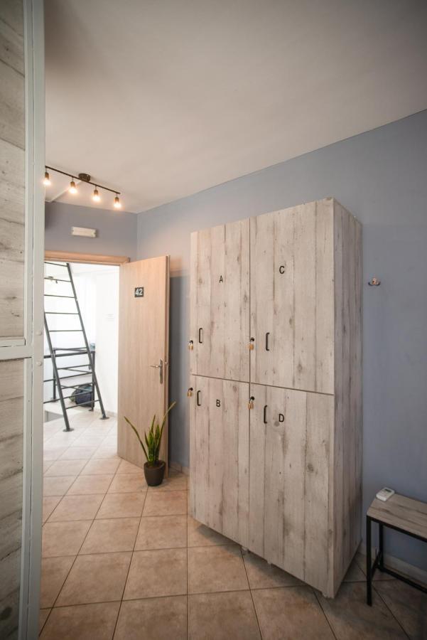 Bedway Athens Hostel ภายนอก รูปภาพ