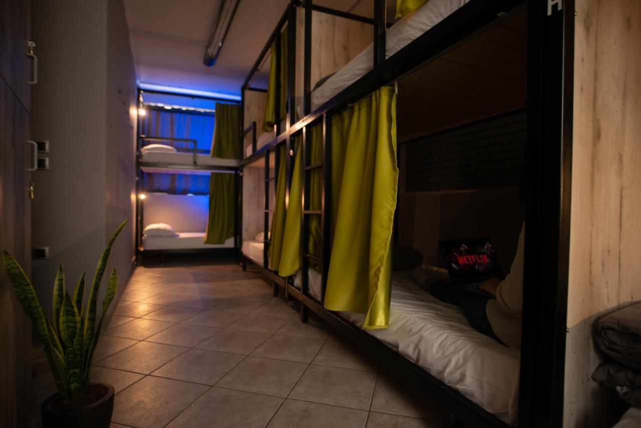 Bedway Athens Hostel ภายนอก รูปภาพ